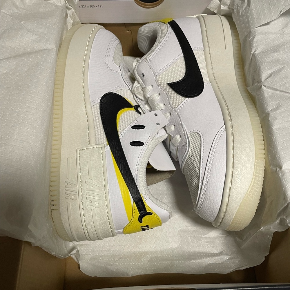 2021 Womens Air Force 1 “Go the extra smile”